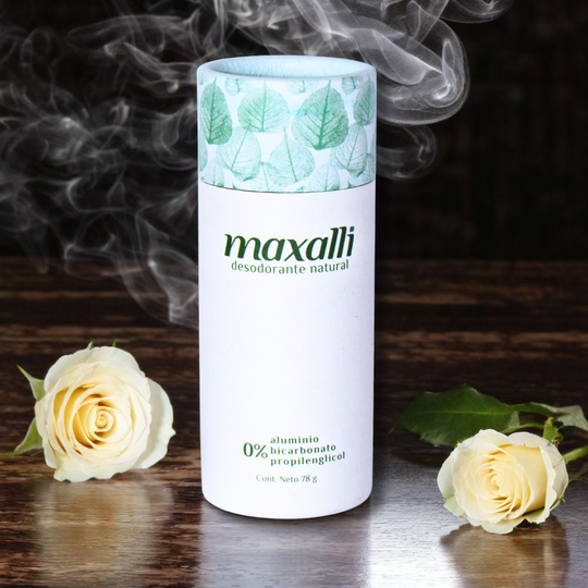 desodorante natural con aroma de rosa y oud. olor floral y amaderado.