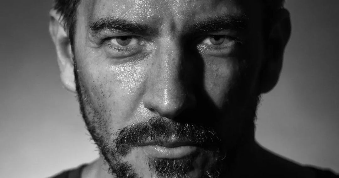 El mejor sérum facial para hombre: hidratación, control de grasa y efecto antiedad sin complicaciones