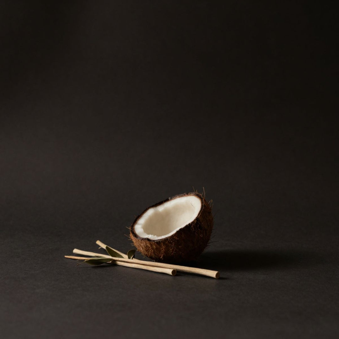 perfume con olor a coco y sándalo